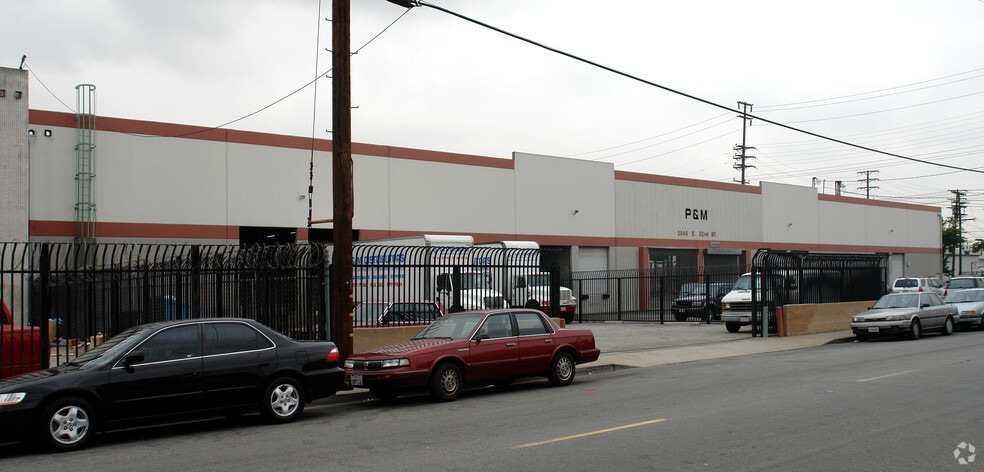 2345-2381 E 52nd St, Vernon, CA for lease - Building Photo - Image 2 of 2