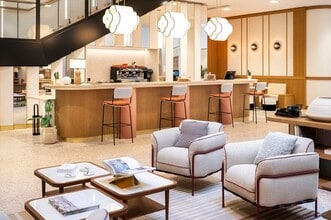 10 Rue De Madrid, Paris for lease Interior Photo- Image 2 of 8