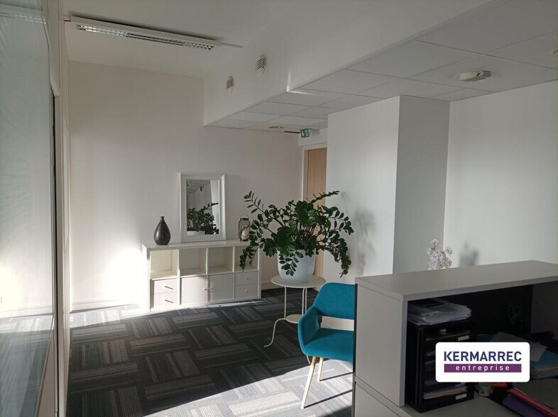 Office in Saint-Sébastien-sur-Loire for sale - Interior Photo - Image 2 of 9