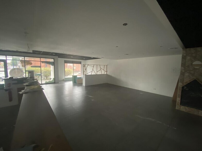Office in Pérenchies for lease - Interior Photo - Image 3 of 6