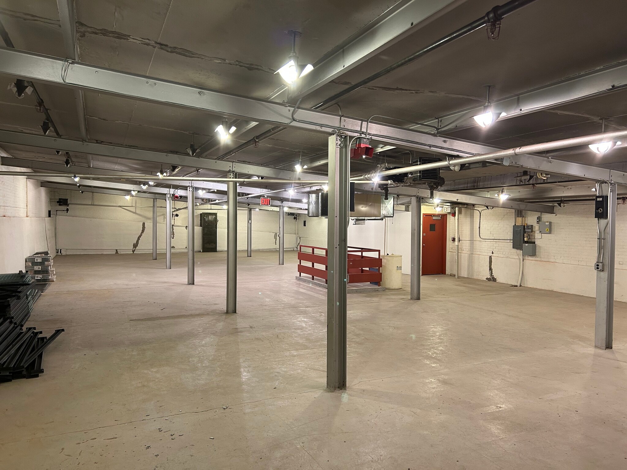 61 Smith St, Norwalk, CT for lease Interior Photo- Image 1 of 4