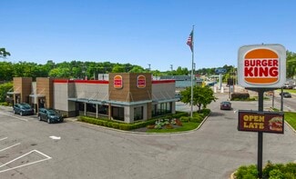 More details for 903 Spruce St, Dowagiac, MI - Retail for Sale
