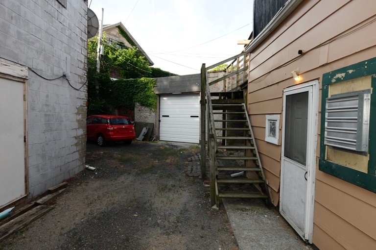 747 Columbia St, Hudson, NY à vendre - Photo du bâtiment - Image 2 de 3