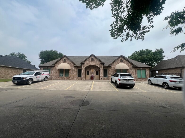 753 Lonesome Dove Trl, Hurst, TX for sale - Building Photo - Image 1 of 4
