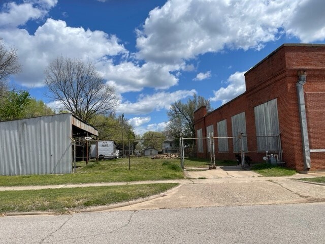227 S Philadelphia Ave, Shawnee, OK à vendre - Photo du bâtiment - Image 2 de 36