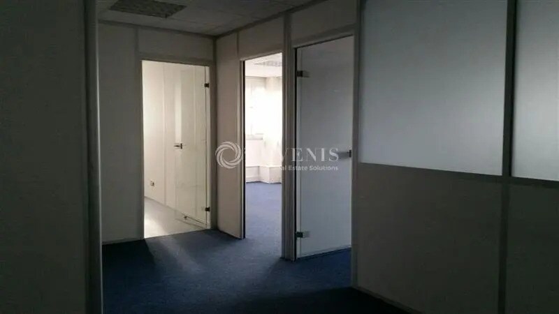 Office in Le Chesnay-Rocquencourt for lease Building Photo- Image 1 of 3