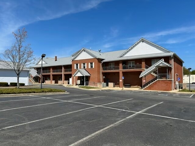 428 Solomons Island Rd N, Prince Frederick, MD à louer - Photo du bâtiment - Image 2 de 13