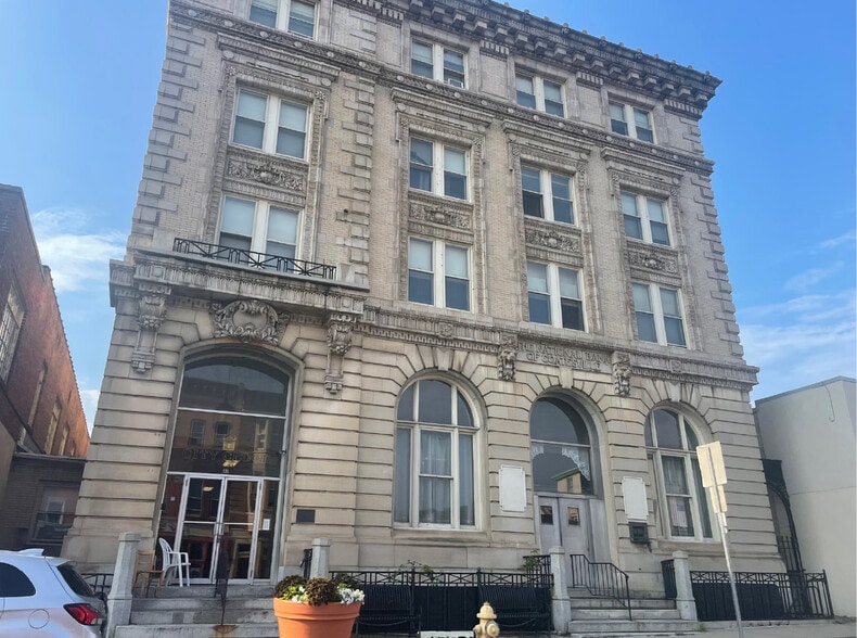 235 E Lincoln Hwy, Coatesville, PA for lease - Building Photo - Image 1 of 1