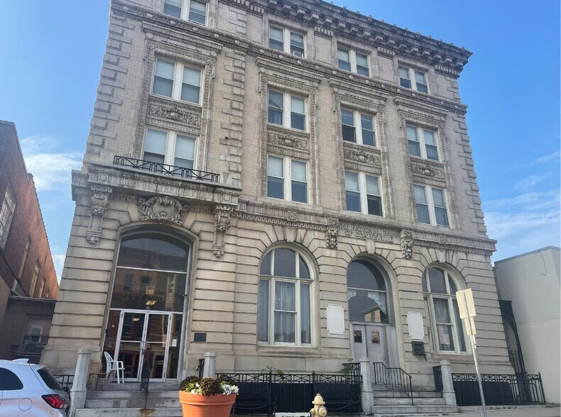 235 E Lincoln Hwy, Coatesville, PA à louer - Photo du bâtiment - Image 1 de 1