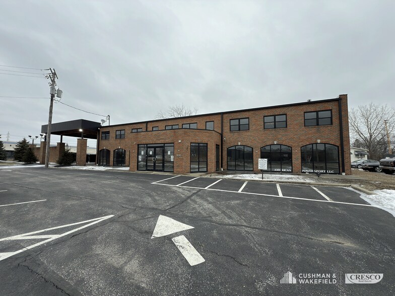 23360 Michelle Dr, Bedford Heights, OH à vendre - Photo du bâtiment - Image 1 de 7