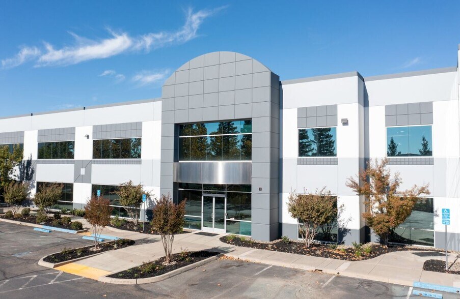 3500 Carlin Dr, West Sacramento, CA à louer - Photo du bâtiment - Image 2 de 12