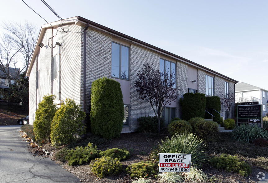 1308 Atwood Ave, Johnston, RI à vendre - Photo principale - Image 1 de 6