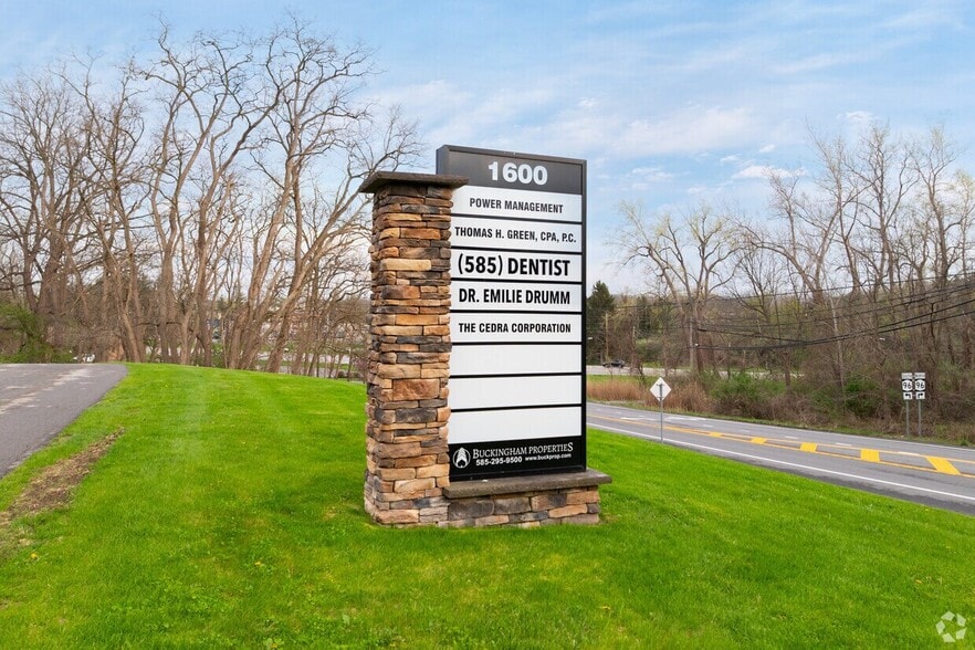 1600 Moseley Rd, Fairport, NY for lease - Building Photo - Image 3 of 8