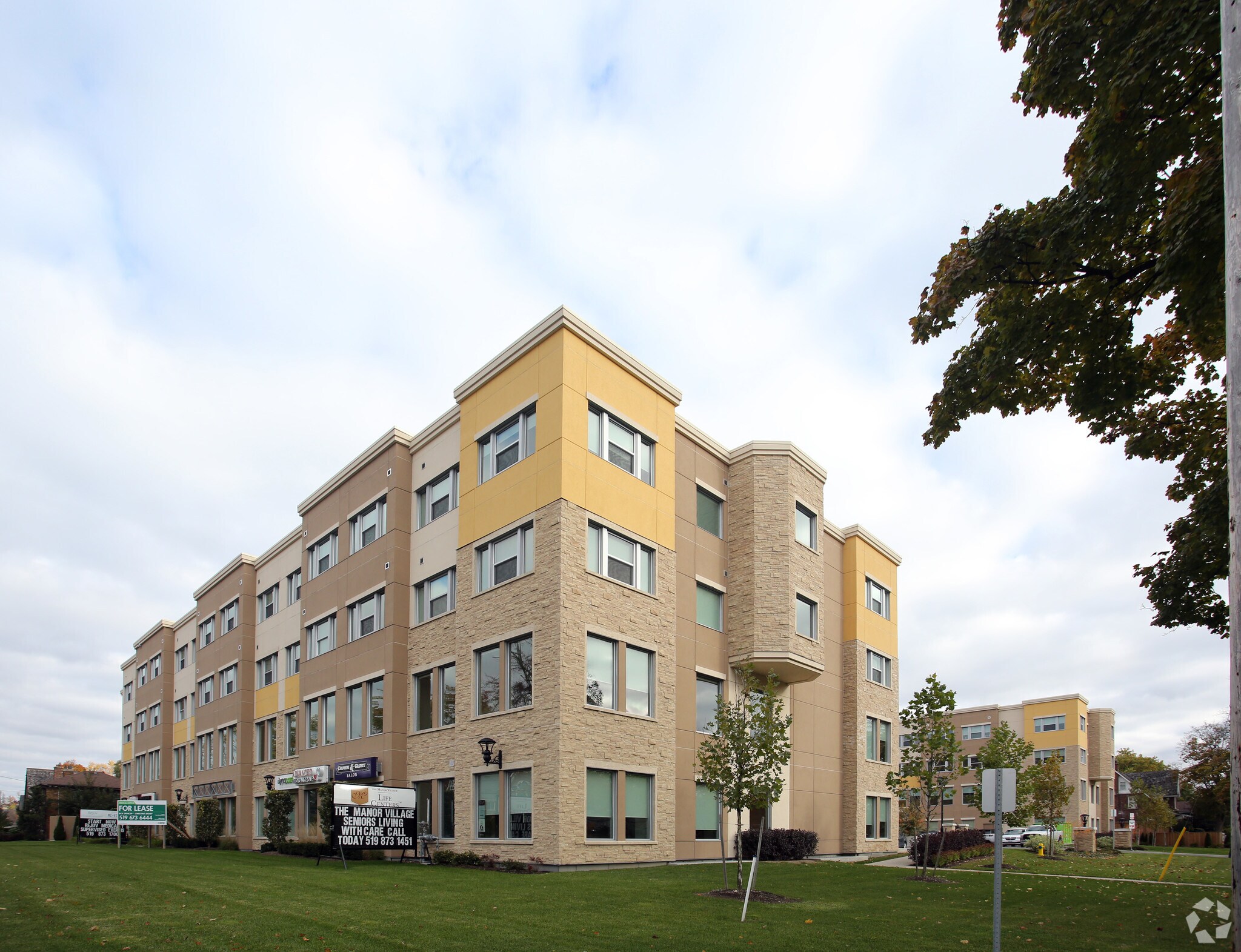 230 Victoria St, London, ON à vendre Photo principale- Image 1 de 1