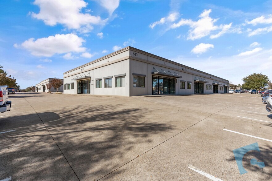 580 Commerce St, Southlake, TX à louer - Photo du bâtiment - Image 1 de 4