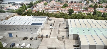 Clayton Rd, Hayes à louer Photo du bâtiment- Image 1 de 1