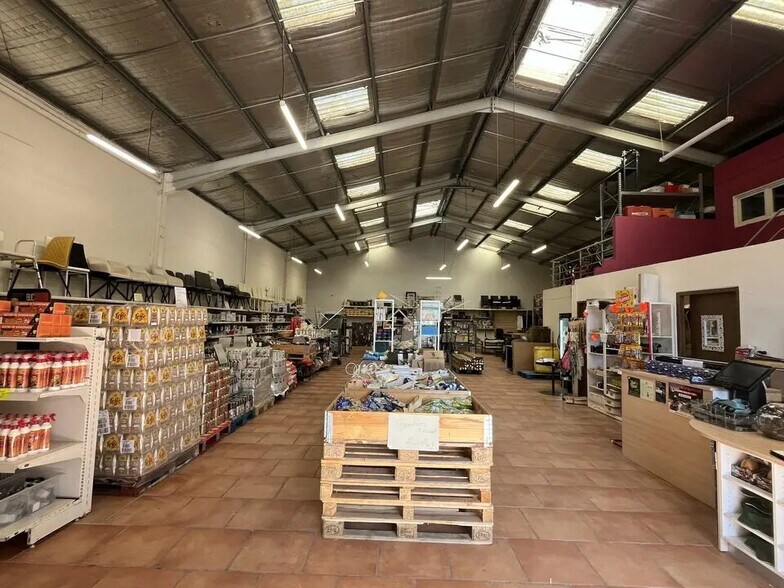 Retail in Graveson for lease - Interior Photo - Image 2 of 11