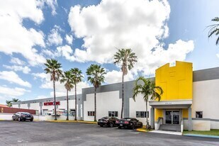 Plus de détails pour 2555 NW 107th Ave, Doral, FL - Industriel à louer