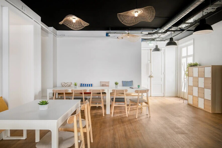 17 Rue Richer, Paris à louer - Photo du bâtiment - Image 3 de 6