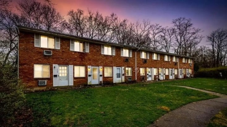 1124 Case Ct, Miamisburg, OH for sale Primary Photo- Image 1 of 56