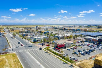 More details for 530 Woollomes Ave, Delano, CA - Retail for Lease