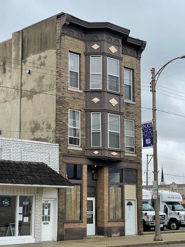 211 E Stephenson St, Freeport, IL à vendre - Photo du bâtiment - Image 3 de 25