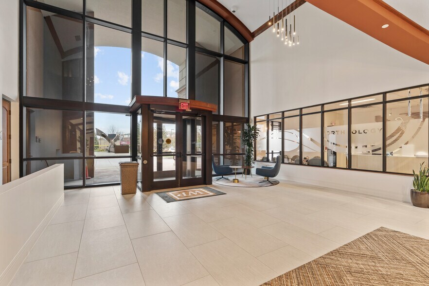 11995 Singletree Ln, Eden Prairie, MN for lease - Building Photo - Image 2 of 9