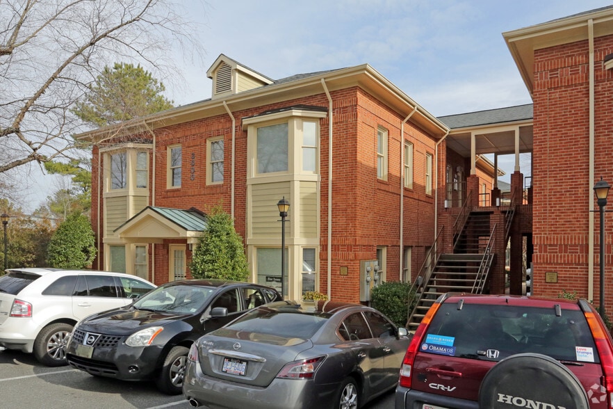 3622 Lyckan Pky, Durham, NC à louer - Photo principale - Image 1 de 6