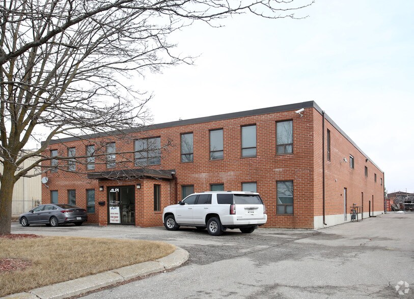 511 Piercey Rd, Caledon, ON à louer - Photo du bâtiment - Image 2 de 3