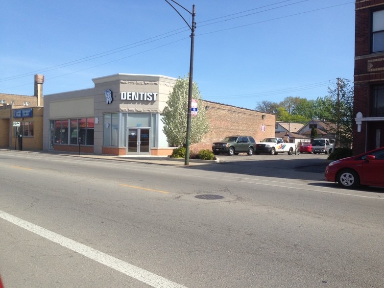 4445-4447 N Elston Ave, Chicago, IL for lease - Building Photo - Image 2 of 2