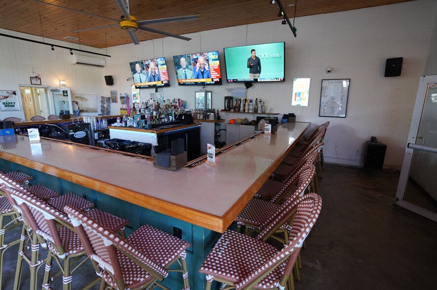 166 SE 2nd Ave, Delray Beach, FL for sale - Building Photo - Image 3 of 11