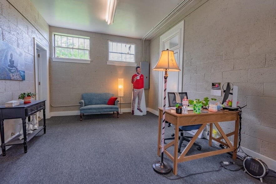1080 Main St NW, Lenoir, NC à vendre - Photo intérieure - Image 3 de 26