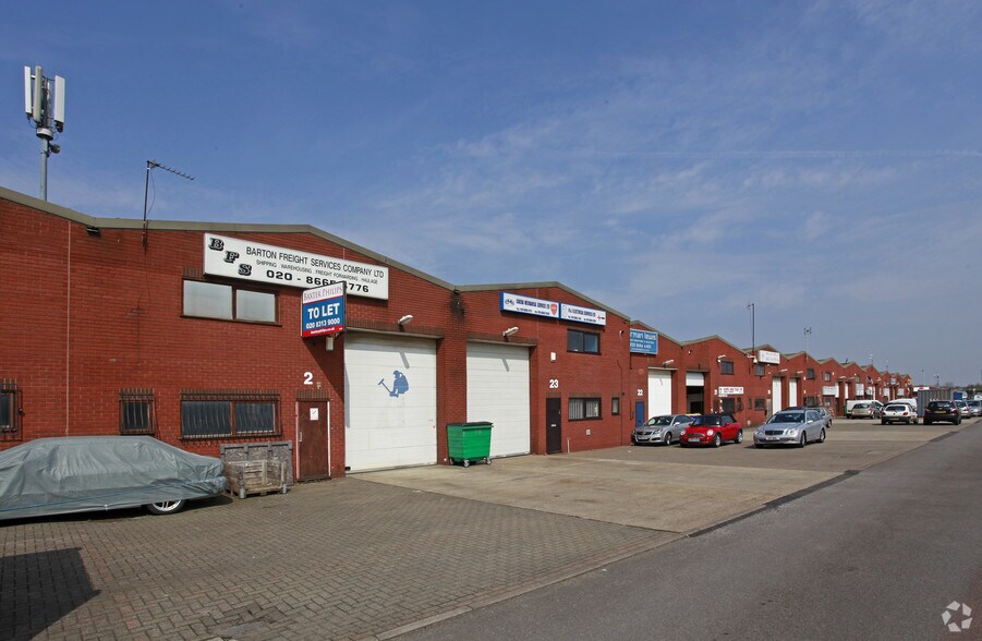 Tait Rd, Croydon à vendre - Photo du bâtiment - Image 3 de 11