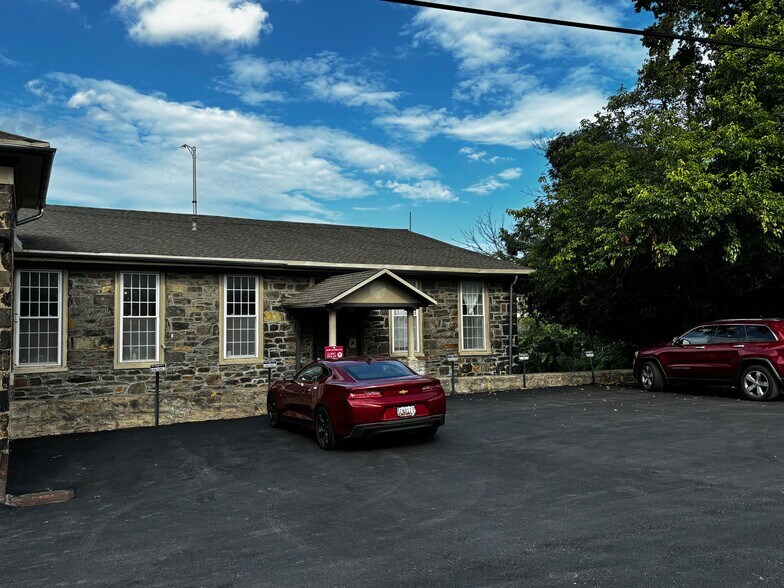 1750 Union Ave, Baltimore, MD à louer - Photo du bâtiment - Image 3 de 4