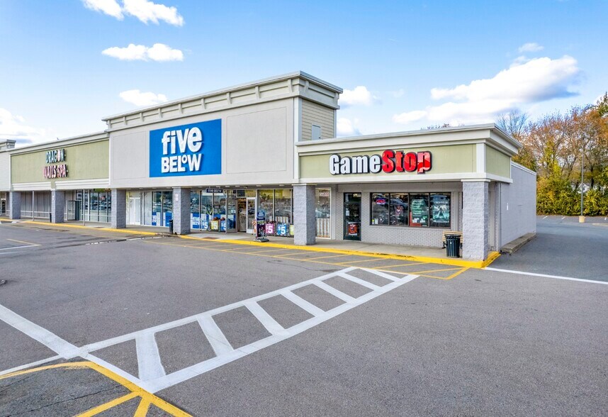 300 New State Hwy, Raynham, MA for lease - Building Photo - Image 3 of 10