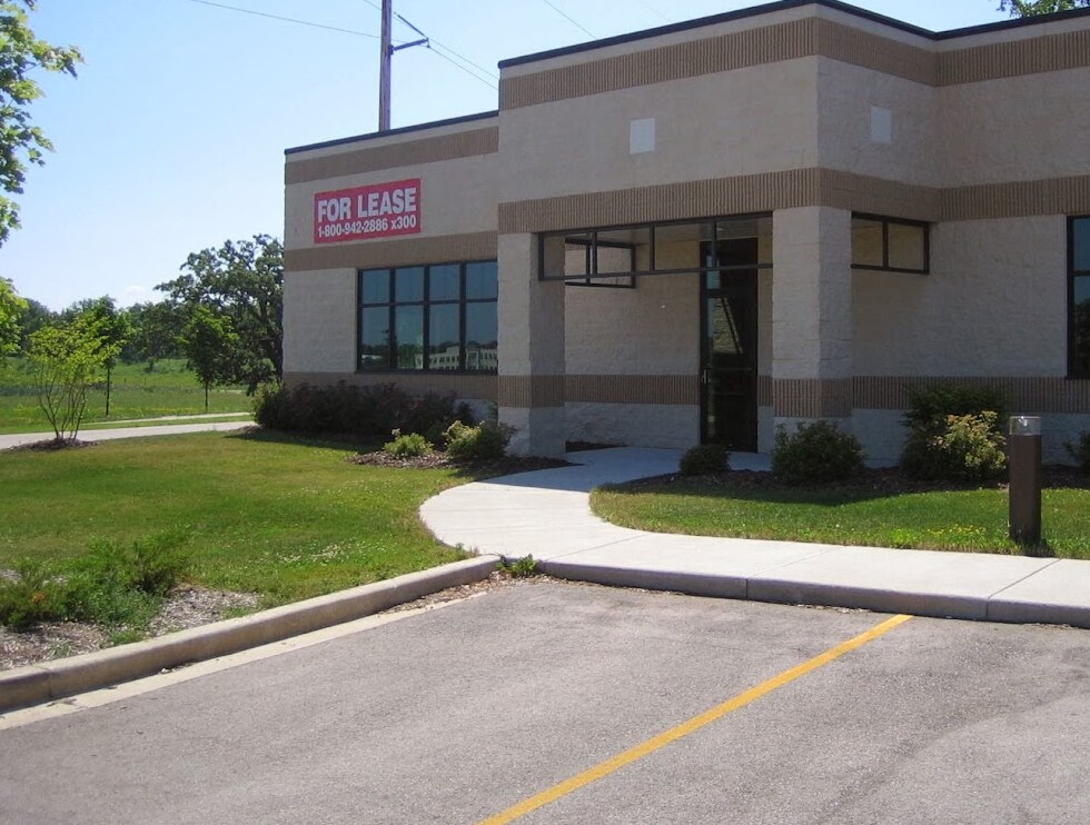 725 Cornerstone Crossing, Waterford, WI for lease Building Photo- Image 1 of 14