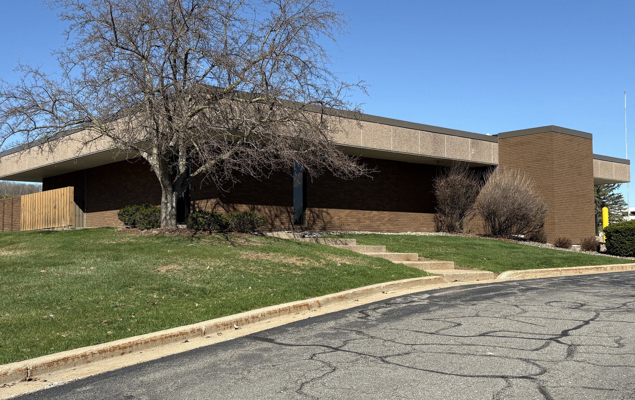 2755 Plaza Dr, Wausau, WI for sale Building Photo- Image 1 of 8