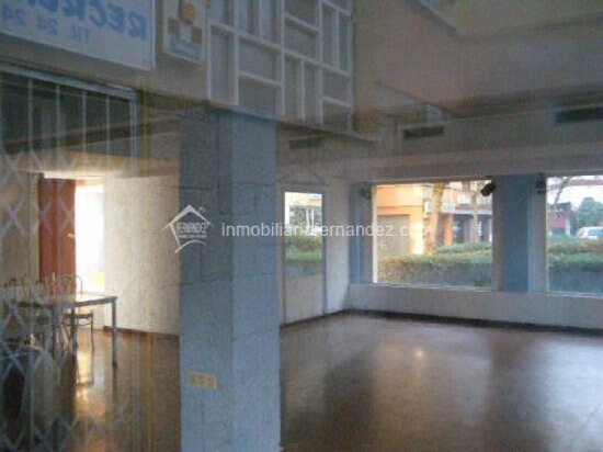 Commerce de détail dans Cáceres, Cáceres à vendre - Photo du bâtiment - Image 3 de 5