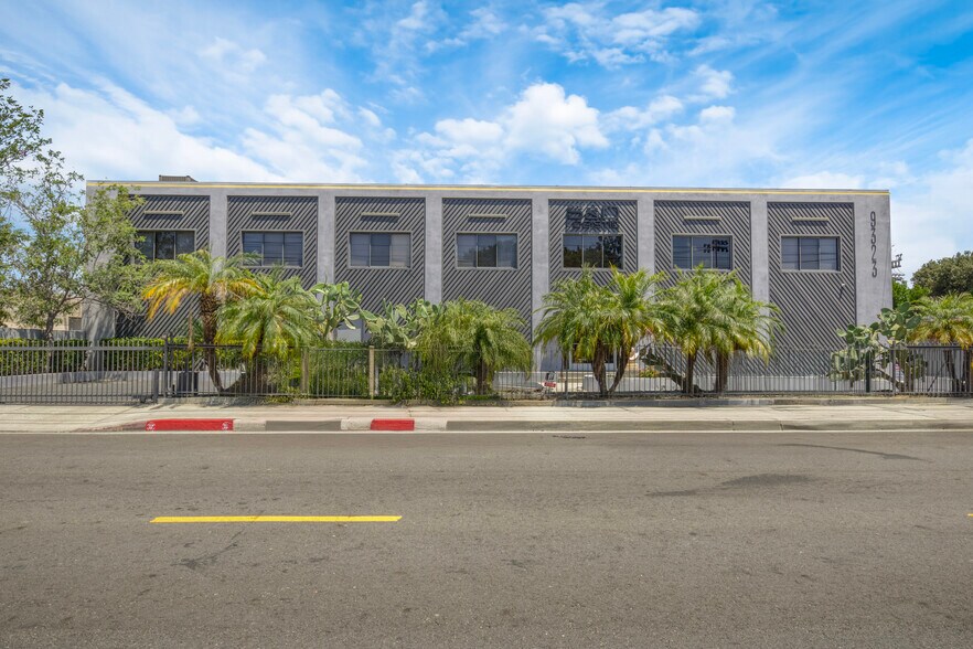 9323 Rush St, South El Monte, CA à vendre - Photo du bâtiment - Image 2 de 45