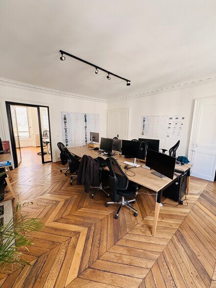 19 Rue D'Hauteville, Paris à louer - Photo du bâtiment - Image 3 de 13