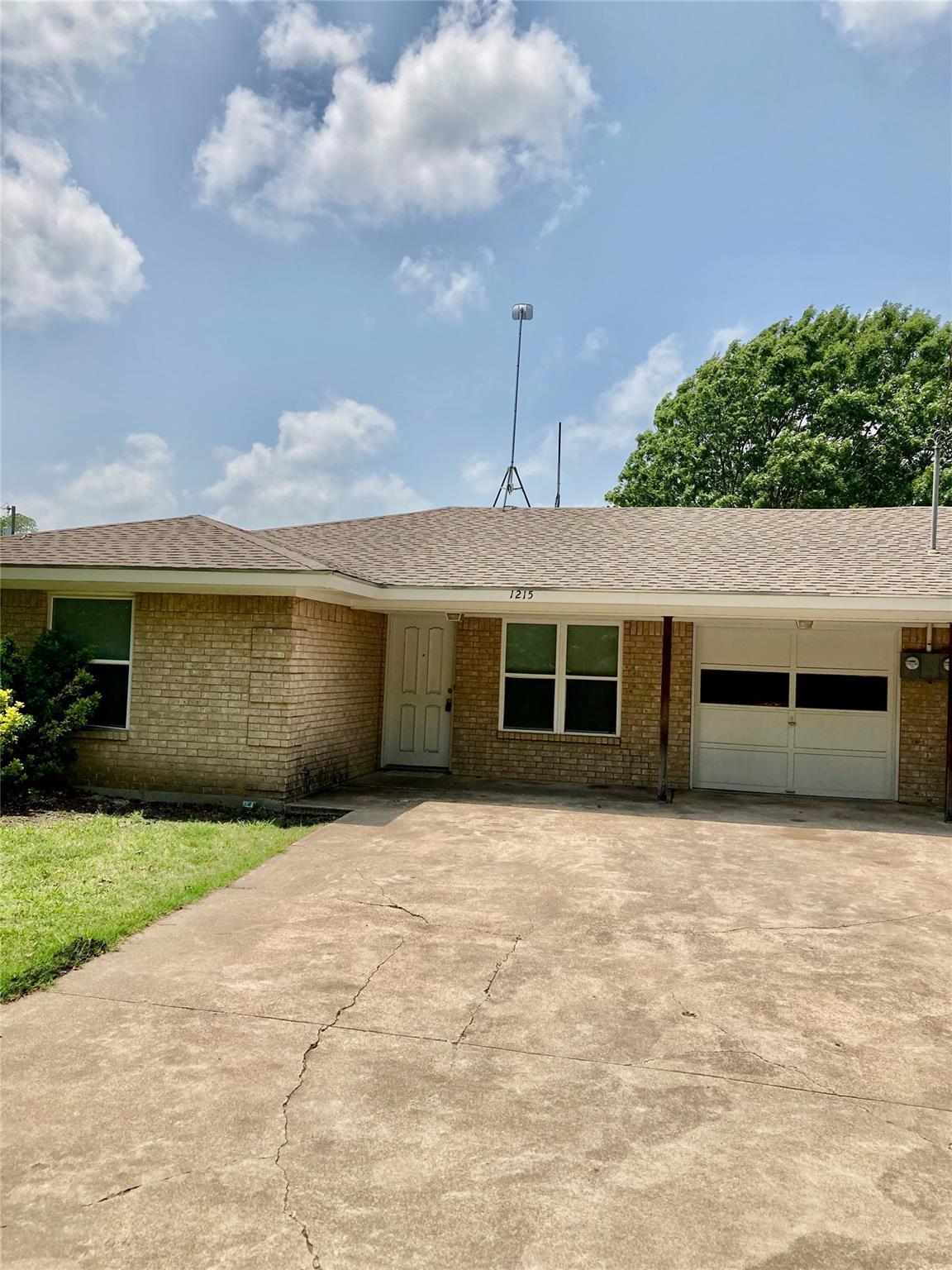 1217 Narrow Ln, Red Oak, TX à vendre Photo principale- Image 1 de 8