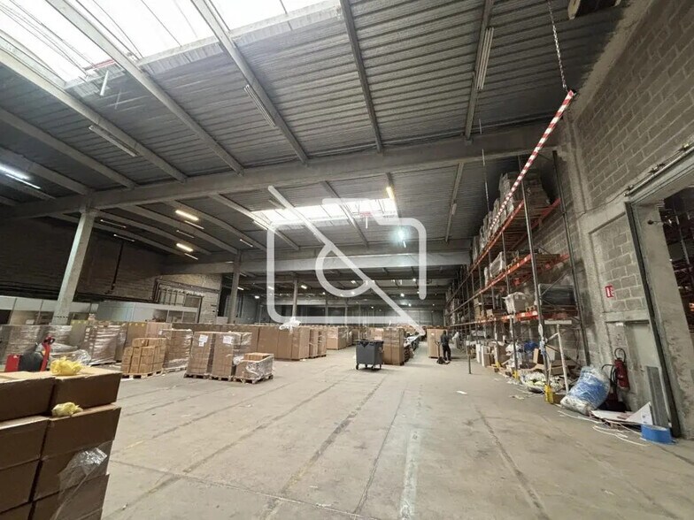 Industrial in Bondoufle for lease - Interior Photo - Image 3 of 6