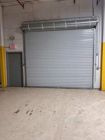 9007 Detroit Ave, Cleveland, OH for lease - Building Photo - Image 3 of 11