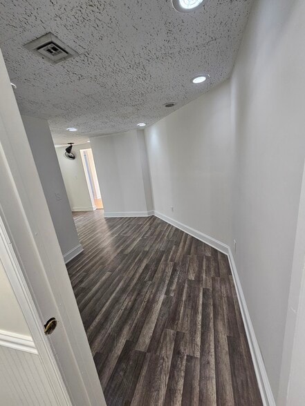 3303 Main St, Stratford, CT for lease - Building Photo - Image 3 of 11