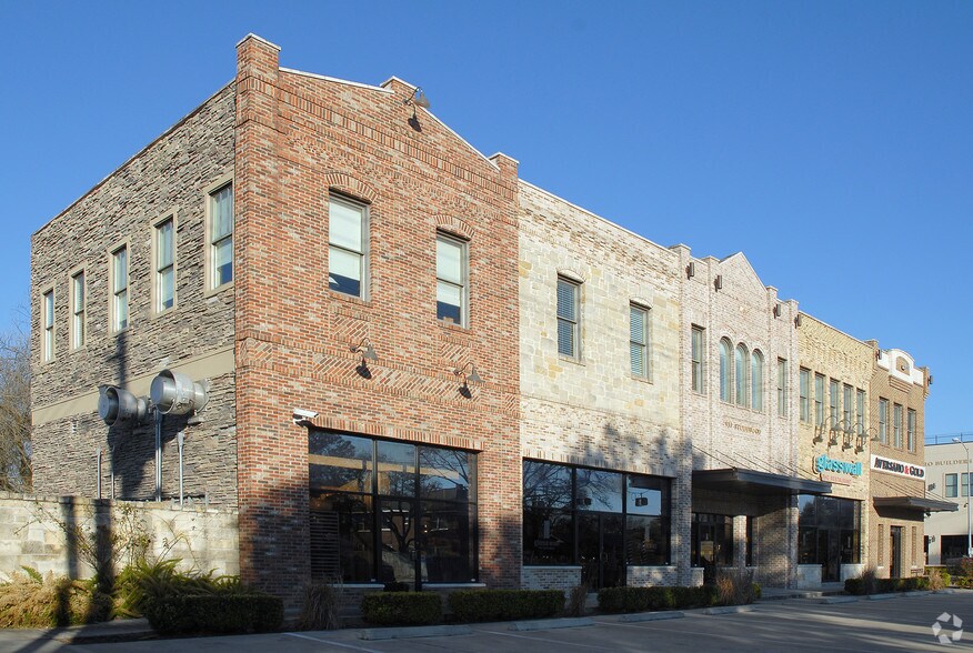 933 Studewood St, Houston, TX à louer - Photo principale - Image 2 de 4