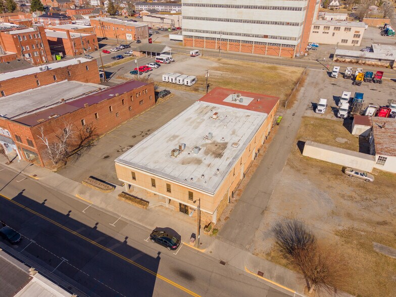 65 E Main St, Pulaski, VA à vendre - Photo du bâtiment - Image 2 de 51