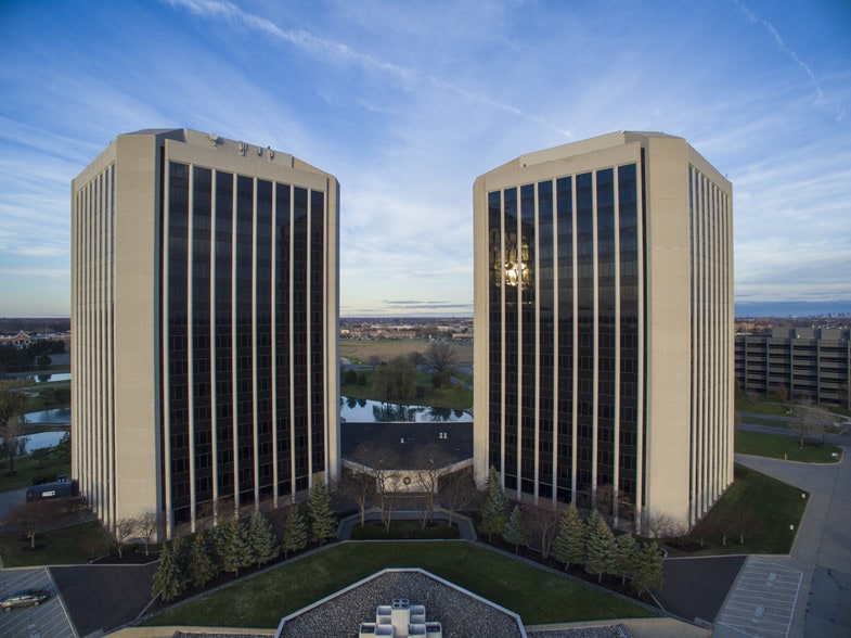 1-3 Parklane Blvd, Dearborn, MI à louer - Photo du bâtiment - Image 2 de 23