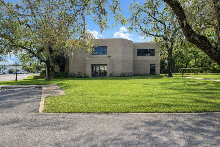 14512 N Nebraska Ave, Tampa, FL à louer - Photo du bâtiment - Image 2 de 5