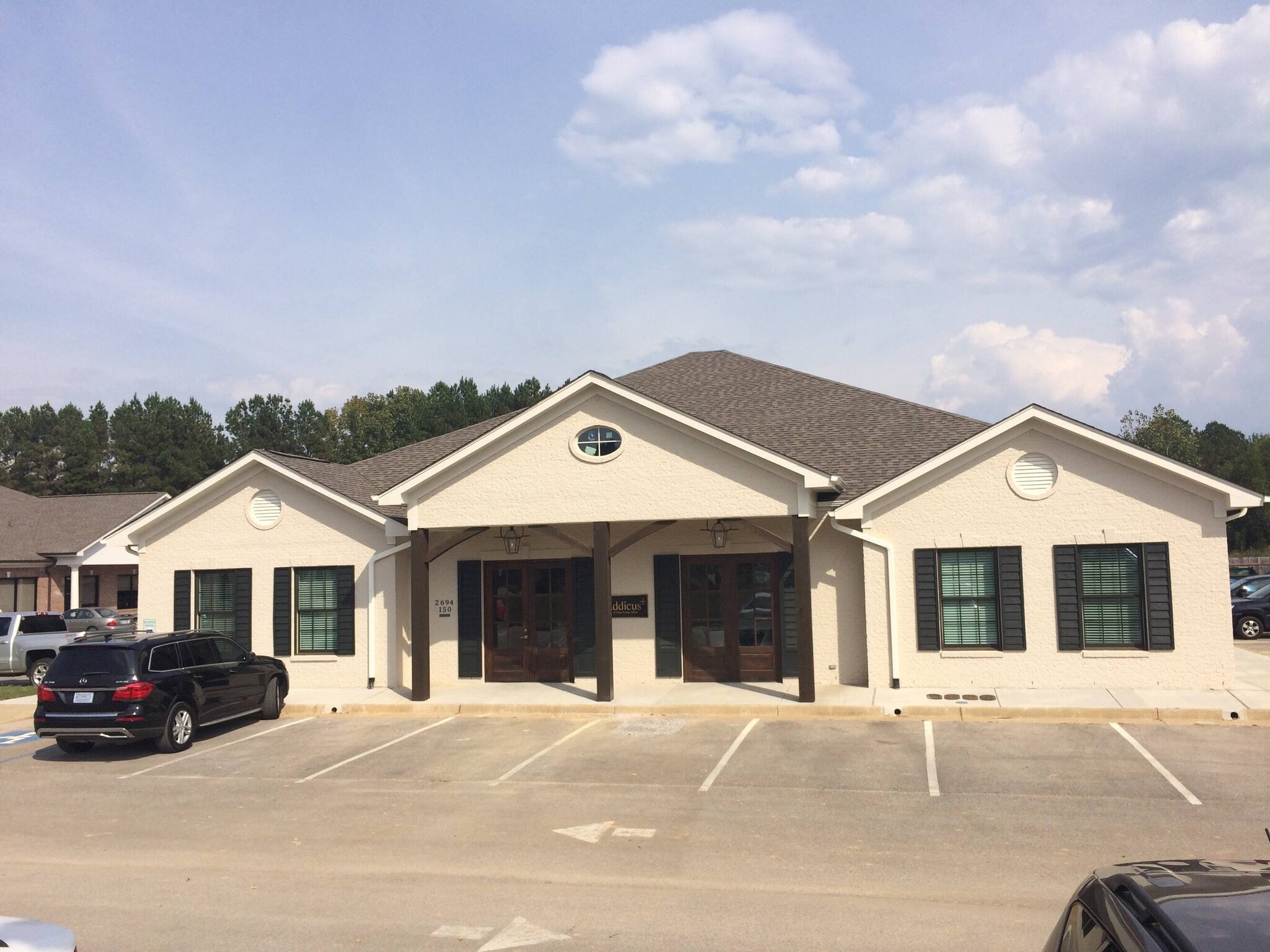 2694 W Oxford Loop, Oxford, MS for lease Building Photo- Image 1 of 3