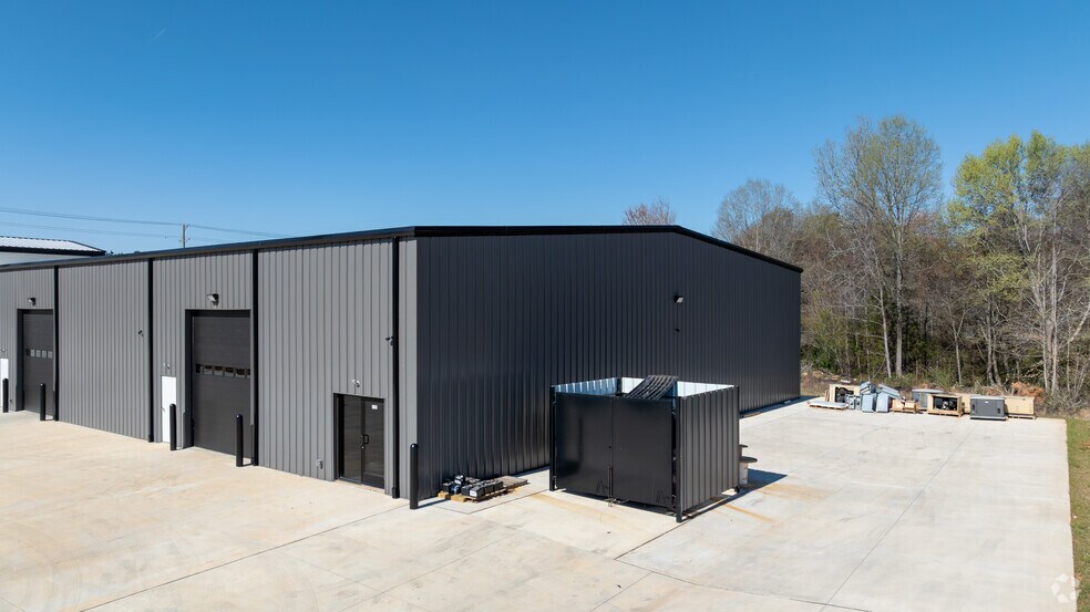 4164-4168 N NC 16 Business Hwy, Denver, NC for sale - Building Photo - Image 2 of 12